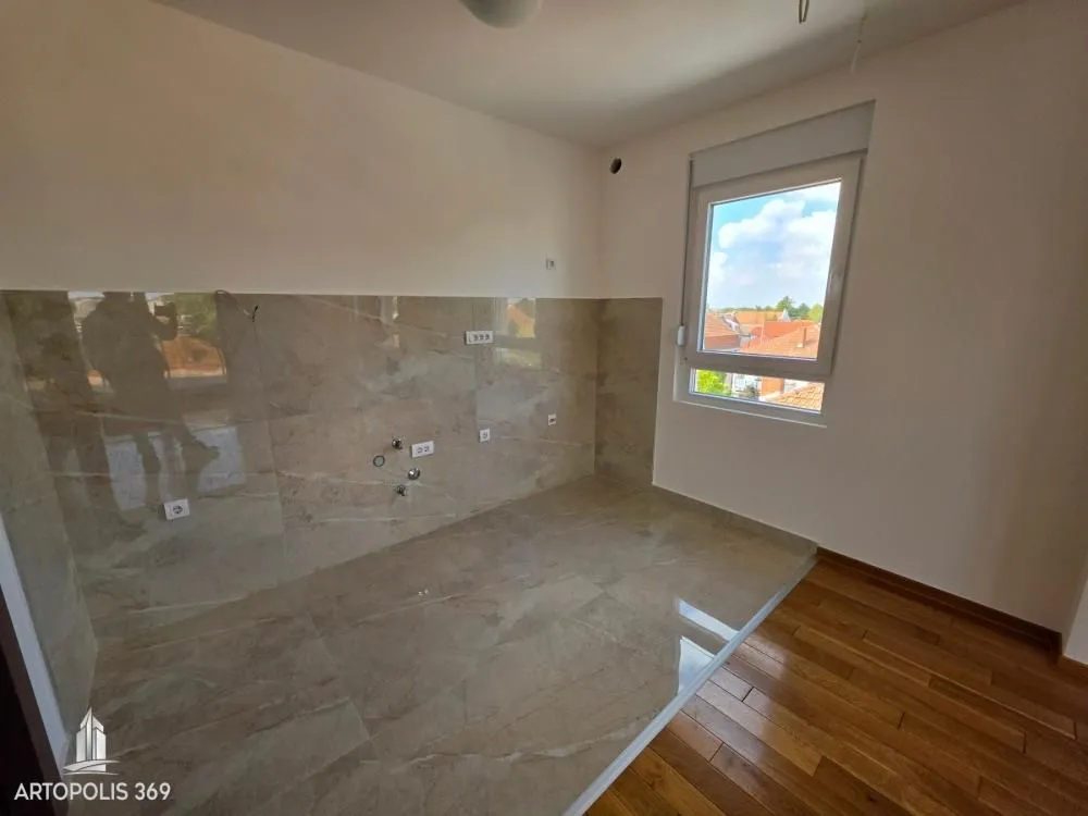 Prodaja, dvosoban stan, 82m², Batajnica, Beograd