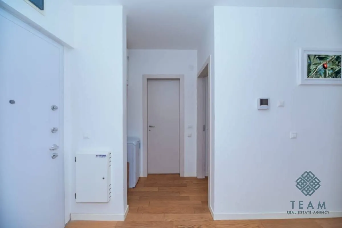 Rent, three bedroom apartment, 72m², Pržno, Budva