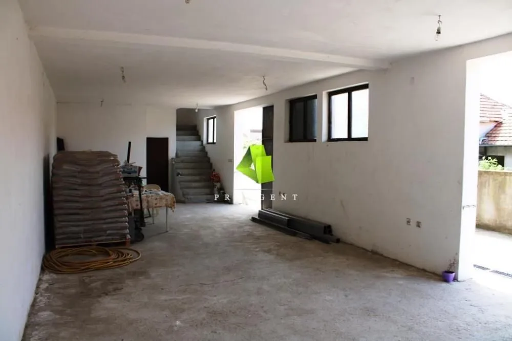 Rent, office space, 750m², Palilula, Niš