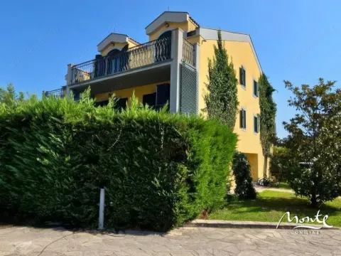 Kuća in Lastva Grbaljska