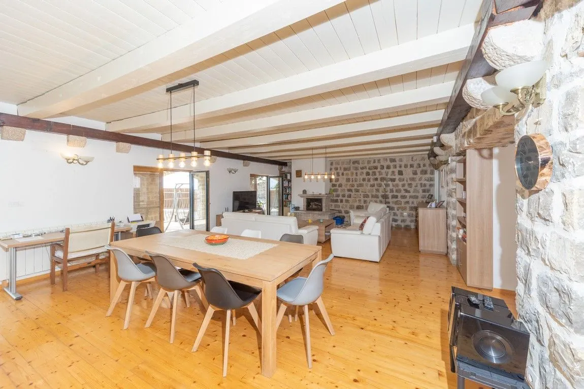 Sale, house, 458m², Kuljače, Budva