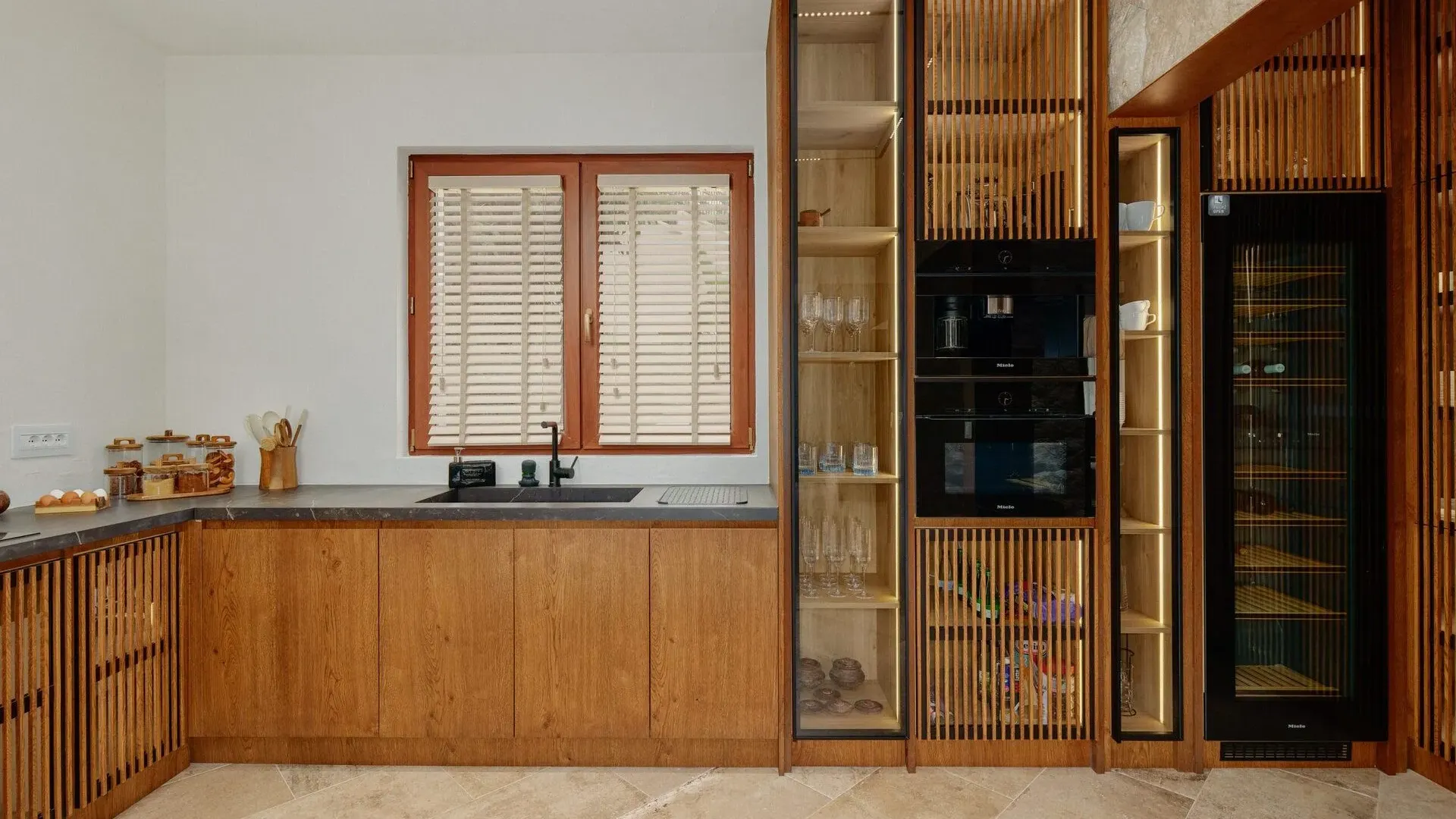 Sale, house, 420m², Dobrota, Kotor