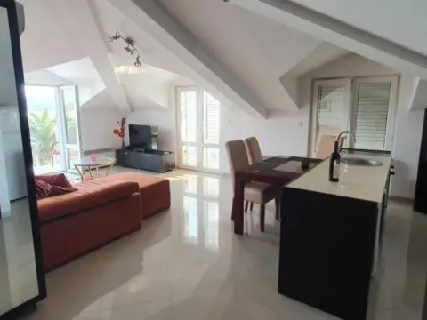 Izdavanje, dvosoban stan, 80m², Centar, Tivat - image 8