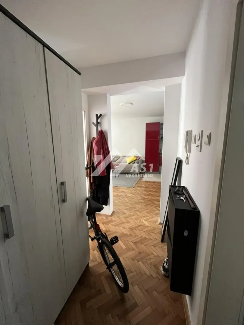 Izdavanje, dvosoban stan, 40m², Adamovićevo Naselje, Novi Sad Sve Podlokacije