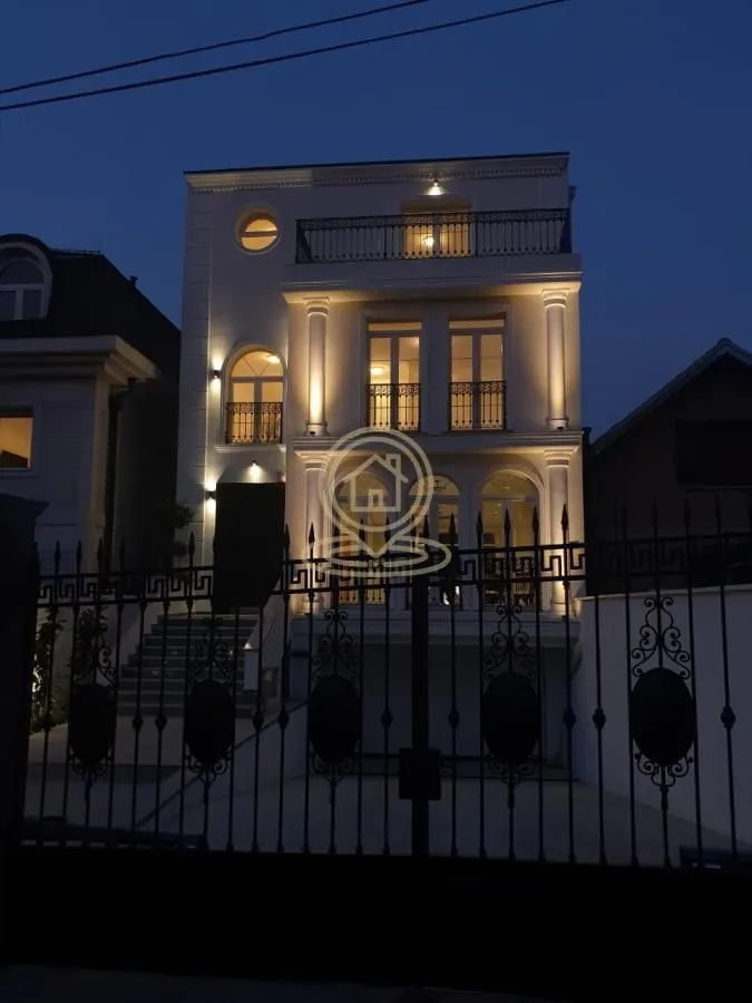Izdavanje, poslovni prostor, 500m², Čukarica, Beograd