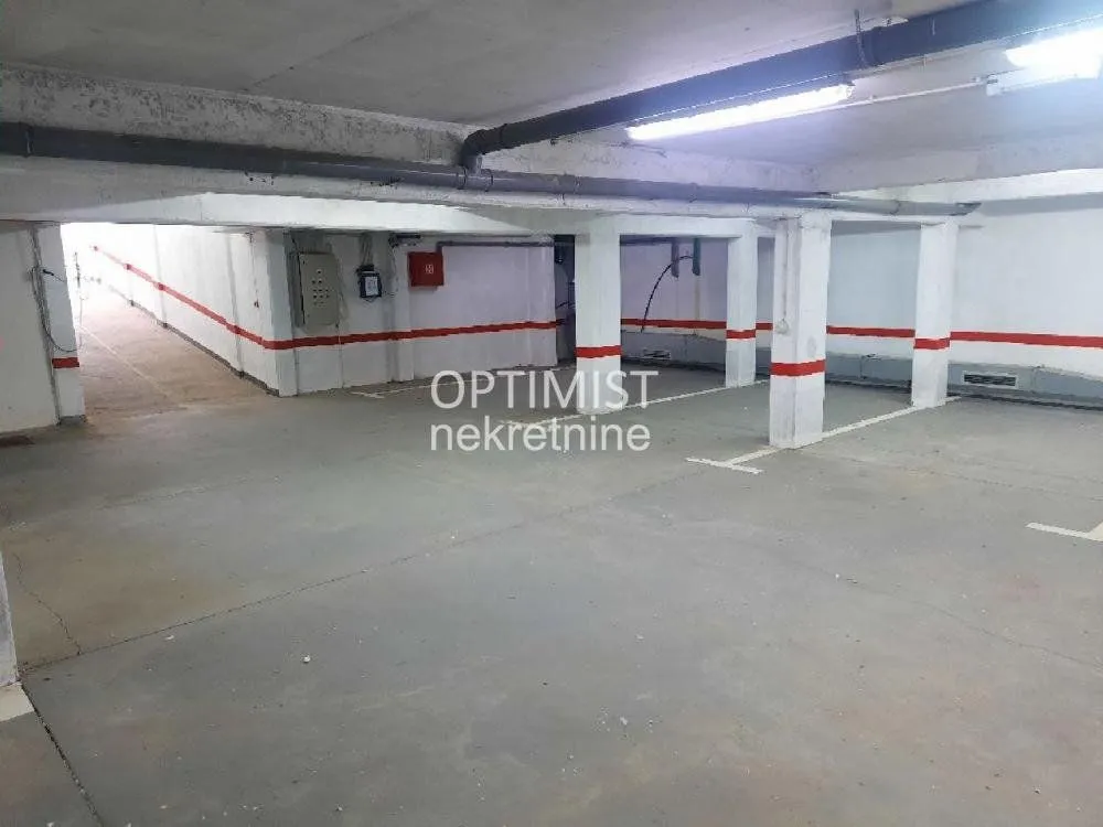 Sale, parking/garage, 170m², Kumodraž 1, Kumodraž Sve Podlokacije