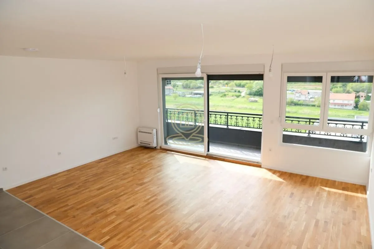 Prodaja, četvorosoban stan, 225m², Sremska Kamenica, Petrovaradin