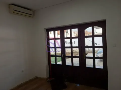 Sale, house, 340m², Tološi, Podgorica - image 2