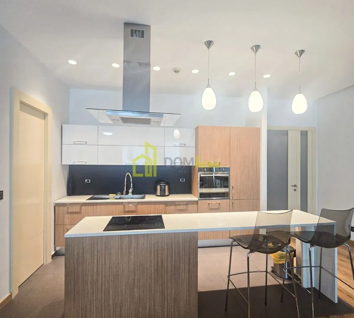 Izdavanje, dvosoban stan, 127m², Kruševac, Podgorica