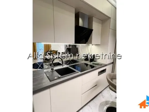 Rent, three bedroom apartment, 80m², Neimar, Vračar Sve Podlokacije - image 7