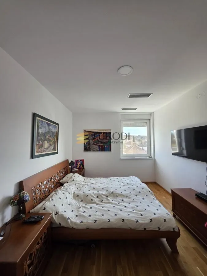 Prodaja, četvorosoban stan, 114m², Sremska Kamenica, Petrovaradin