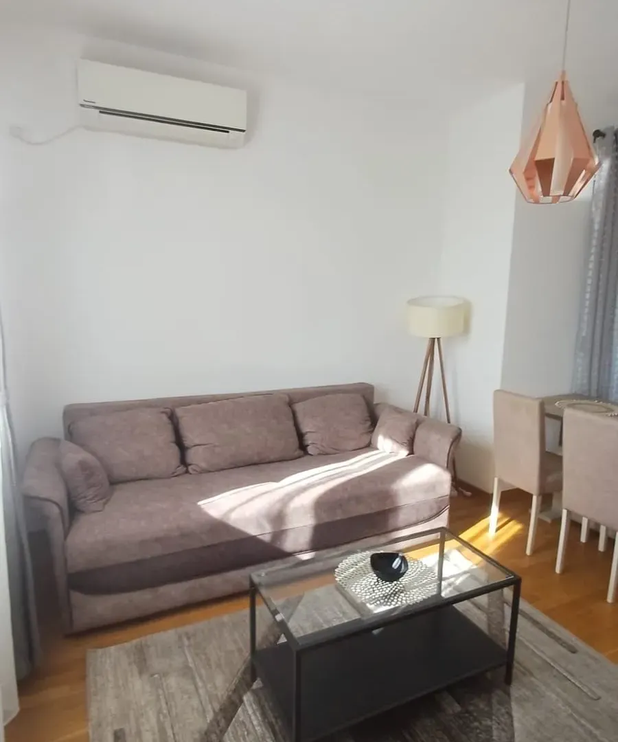 Izdavanje, jednosoban stan, 42m², City Kvart, Podgorica