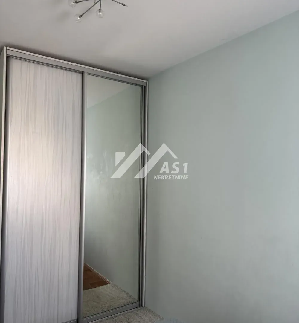 Izdavanje, četvorosoban stan, 82m², Bulevar Evrope, Novi Sad Sve Podlokacije