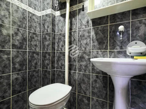 Rent, house, 120m², Zagorič, Podgorica - image 12