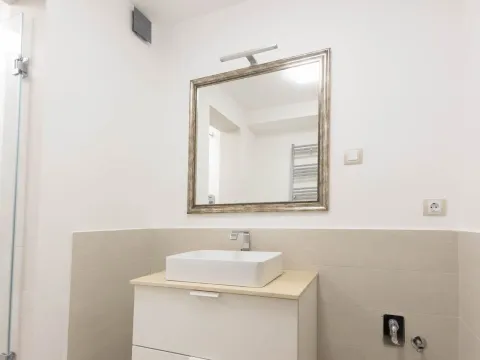 Prodaja, jednosoban stan, 49m², Tivat, Crna Gora - image 11