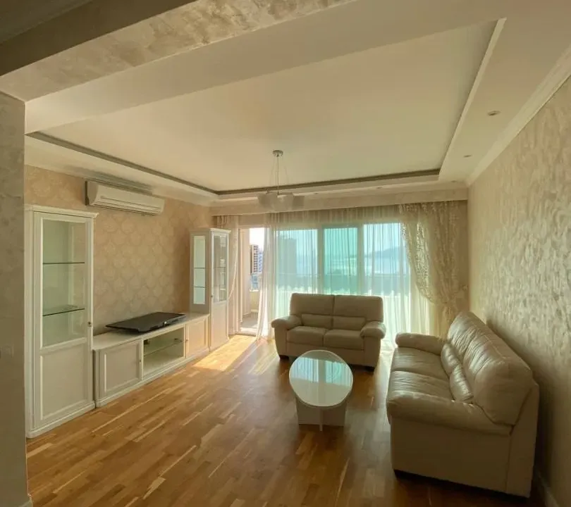 Prodaja, trosoban stan, 115m², Bečići, Budva