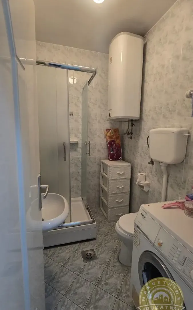 Prodaja, četvorosoban stan, 98m², Grbavica, Novi Sad Sve Podlokacije