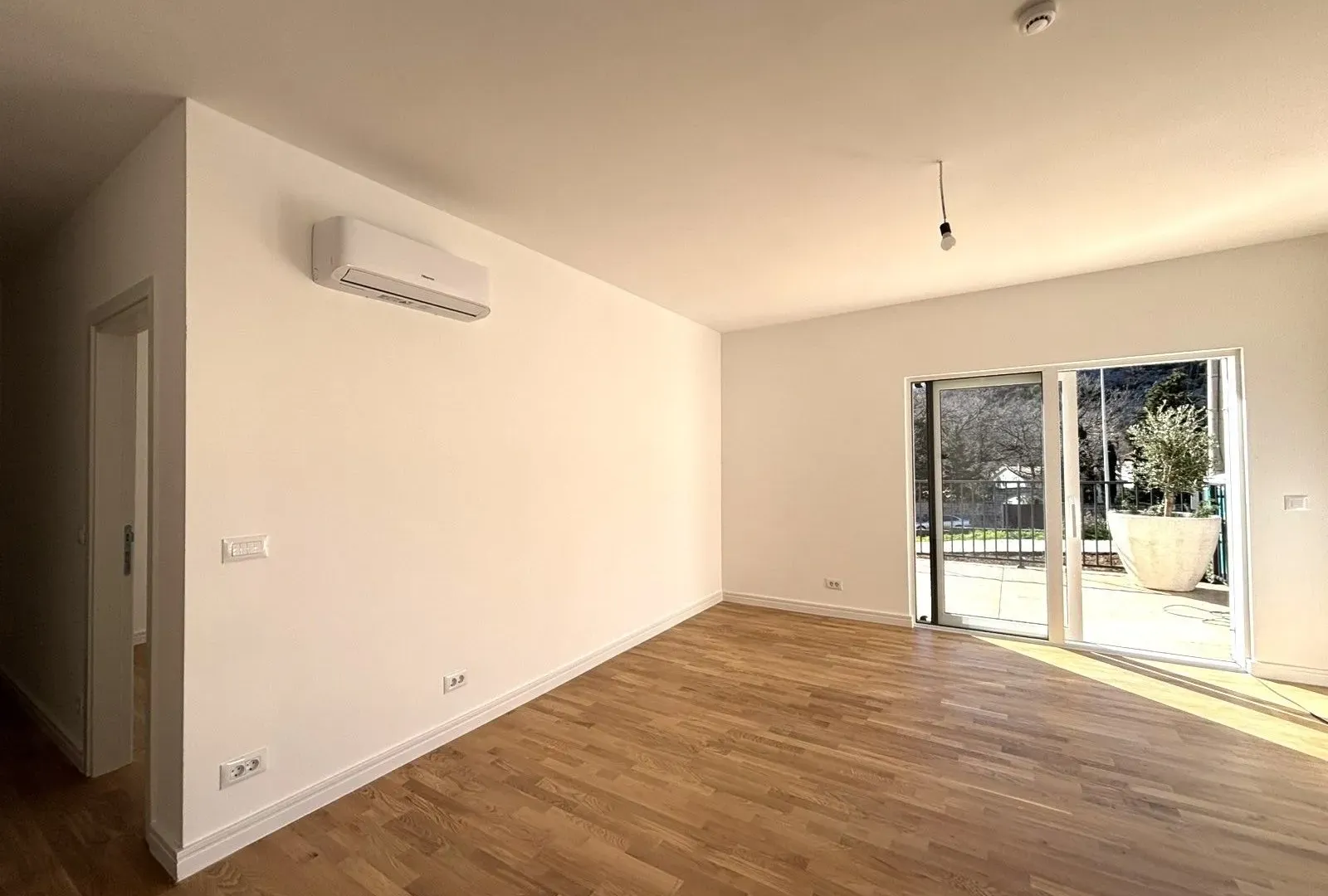 Sale, one bedroom apartment, 55m², Sutomore, Bar