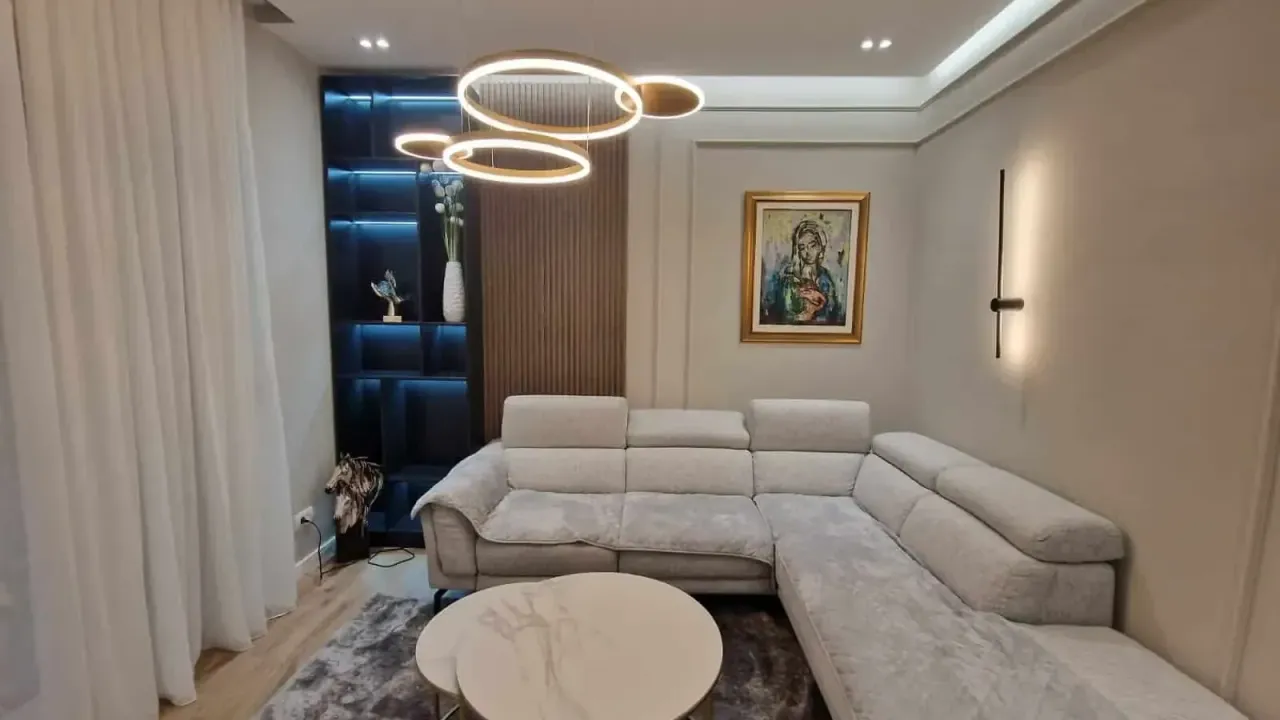 Izdavanje, stan, 72m², Tivat, Crna Gora