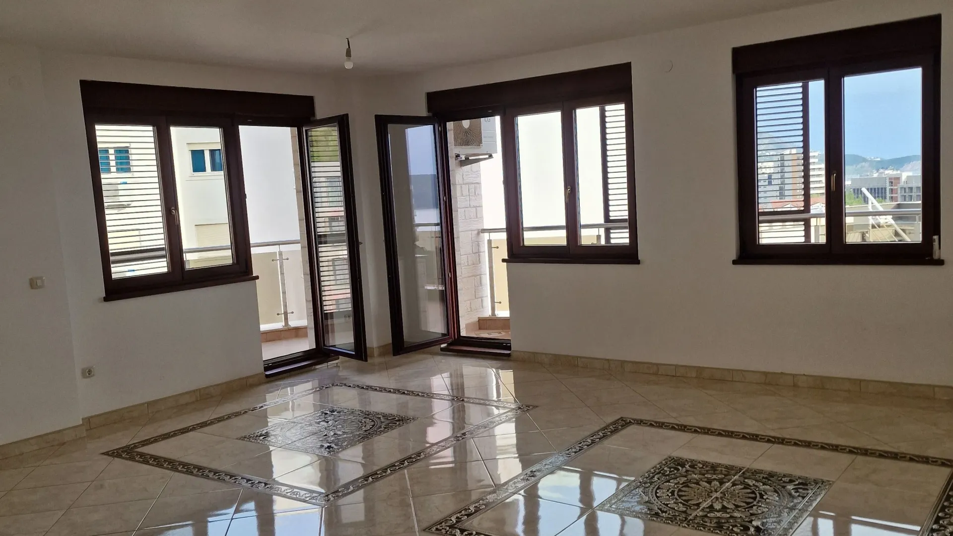 Sale, two bedroom apartment, 120m², Bečići, Budva