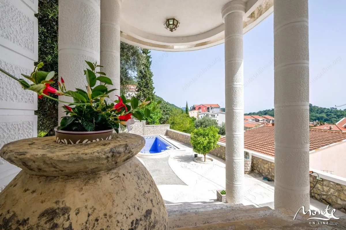 Sale, house, 560m², Petrovac, Budva