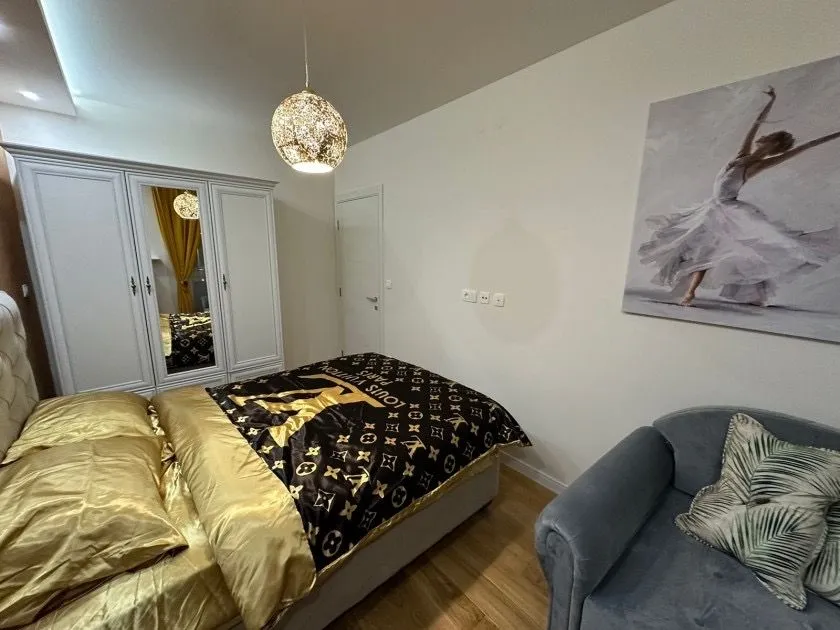Izdavanje, jednosoban stan, 40m², Central Point, Podgorica