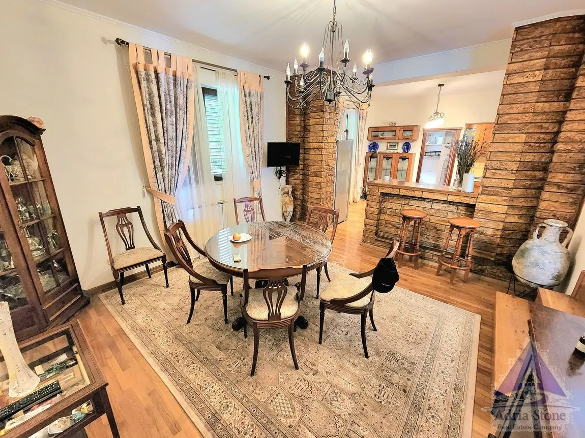 Prodaja, kuća, 1500m², Škaljari, Kotor