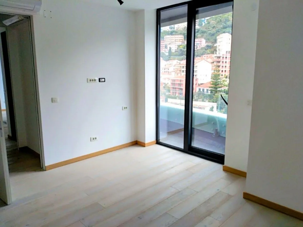 Sale, three bedroom apartment, 270m², Centar, Budva