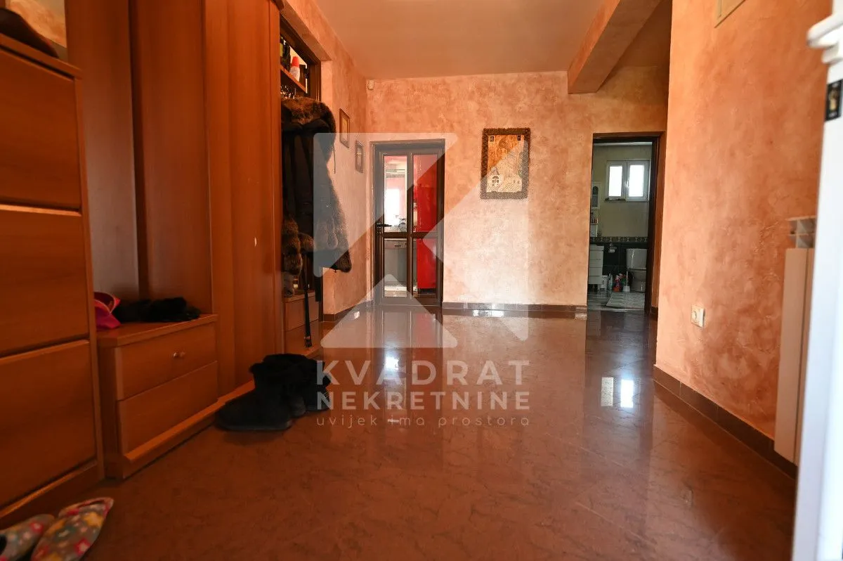 Prodaja, kuća, 250m², Donja Gorica, Podgorica