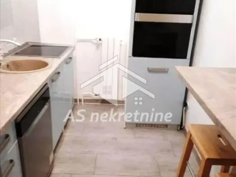 Izdavanje, trosoban stan, 85m², Vračar Sve Podlokacije, Beograd - image 6