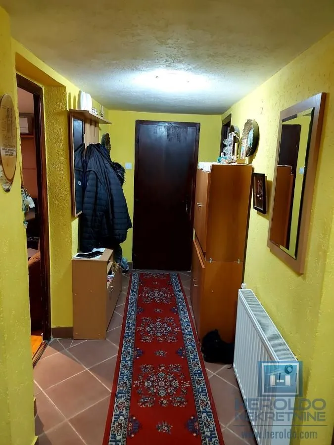 Prodaja, trosoban stan, 77m², Pijaca, Jagodina