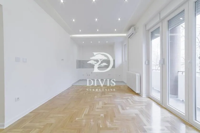 Sale, four bedroom apartment, 80m², Vračar Sve Podlokacije, Beograd