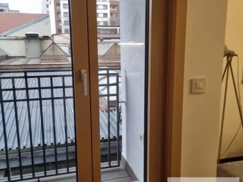 Izdavanje, trosoban stan, 55m², Šumice, Beograd - image 17