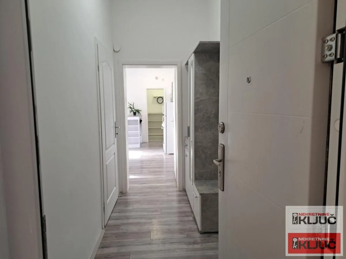 Prodaja, trosoban stan, 71m², Bulevar Oslobodjenja, Novi Sad Sve Podlokacije