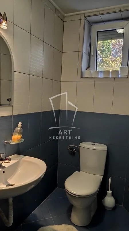 Sale, house, 427m², Voždovac Sve Podlokacije, Beograd