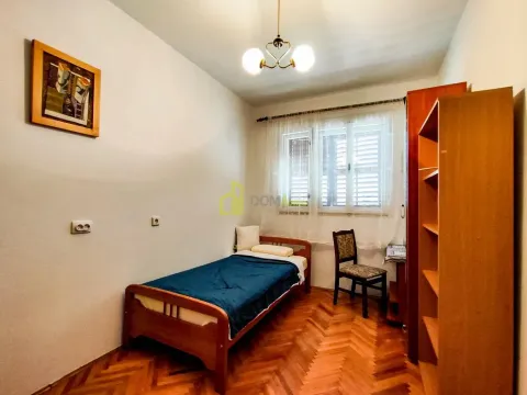 Izdavanje, dvosoban stan, 60m², Tološi, Podgorica - image 11