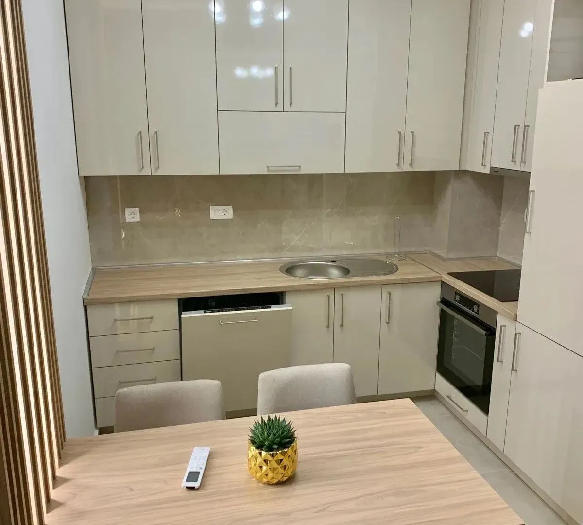 Izdavanje, jednosoban stan, 48m², City Kvart, Podgorica