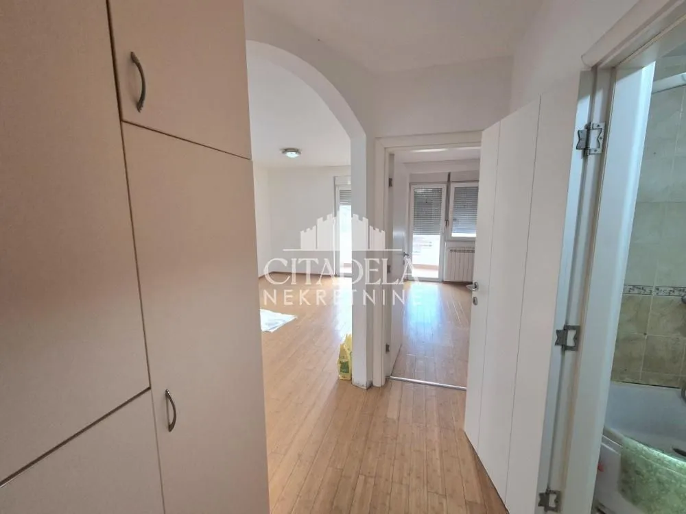 Izdavanje, jednosoban stan, 39m², Miljakovac, Rakovica