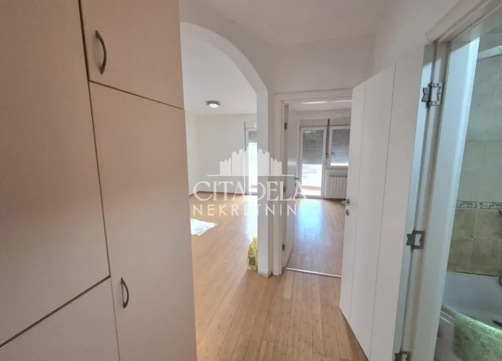 Izdavanje, jednosoban stan, 39m², Miljakovac, Rakovica