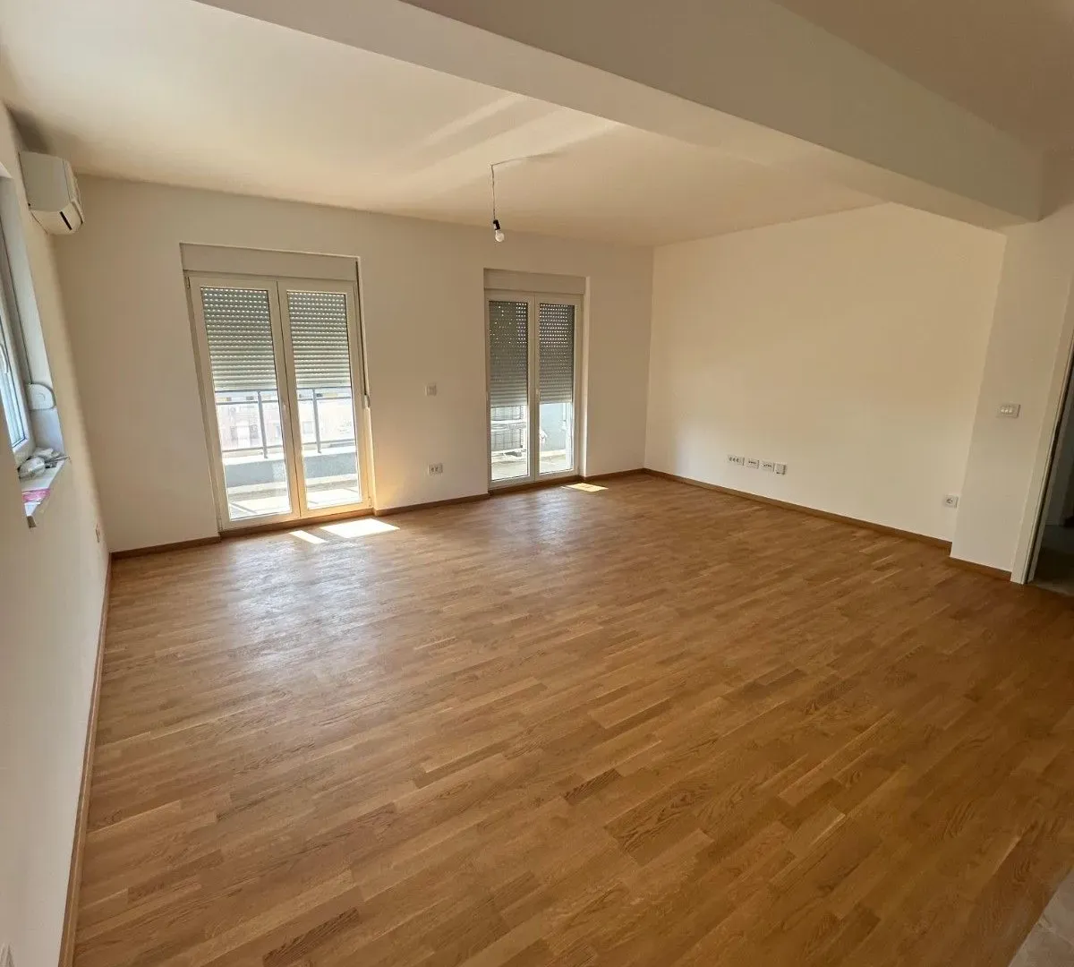 Prodaja, trosoban stan, 104m², Stari Aerodrom, Podgorica