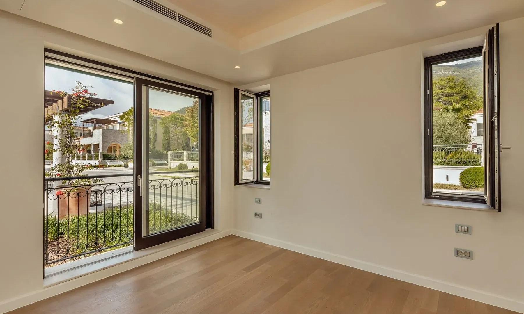 Prodaja, kuća, 325m², Portonovi, Herceg Novi