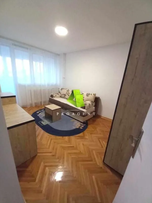 Izdavanje, trosoban stan, 76m², Palilula, Niš