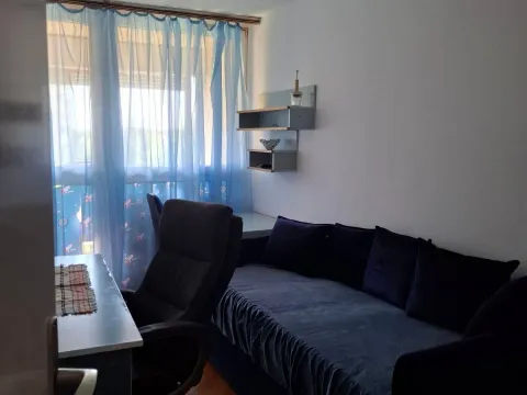 Izdavanje, dvosoban stan, 86m², Blok 5, Podgorica - image 5