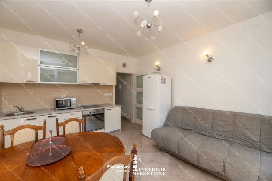 Prodaja, dvosoban stan, 65m², Đenovići, Herceg Novi
