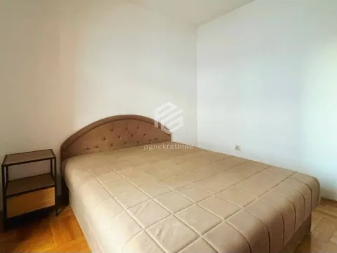 Izdavanje, dvosoban stan, 55m², Stari Aerodrom, Podgorica - image 9