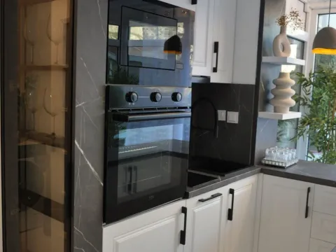 Prodaja, trosoban stan, 100m², Muo, Kotor - image 11