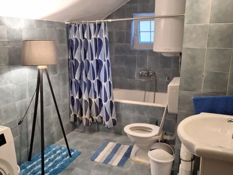 Rent, three bedroom apartment, 120m², Bečići, Budva - image 15