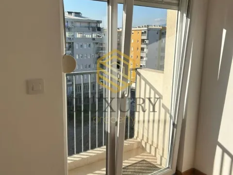 Rent, two bedroom apartment, 65m², Stari Aerodrom, Podgorica - image 10
