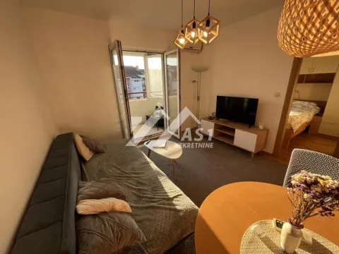 Izdavanje, jednosoban stan, 34m², Nova Detelinara, Novi Sad Sve Podlokacije - image 1