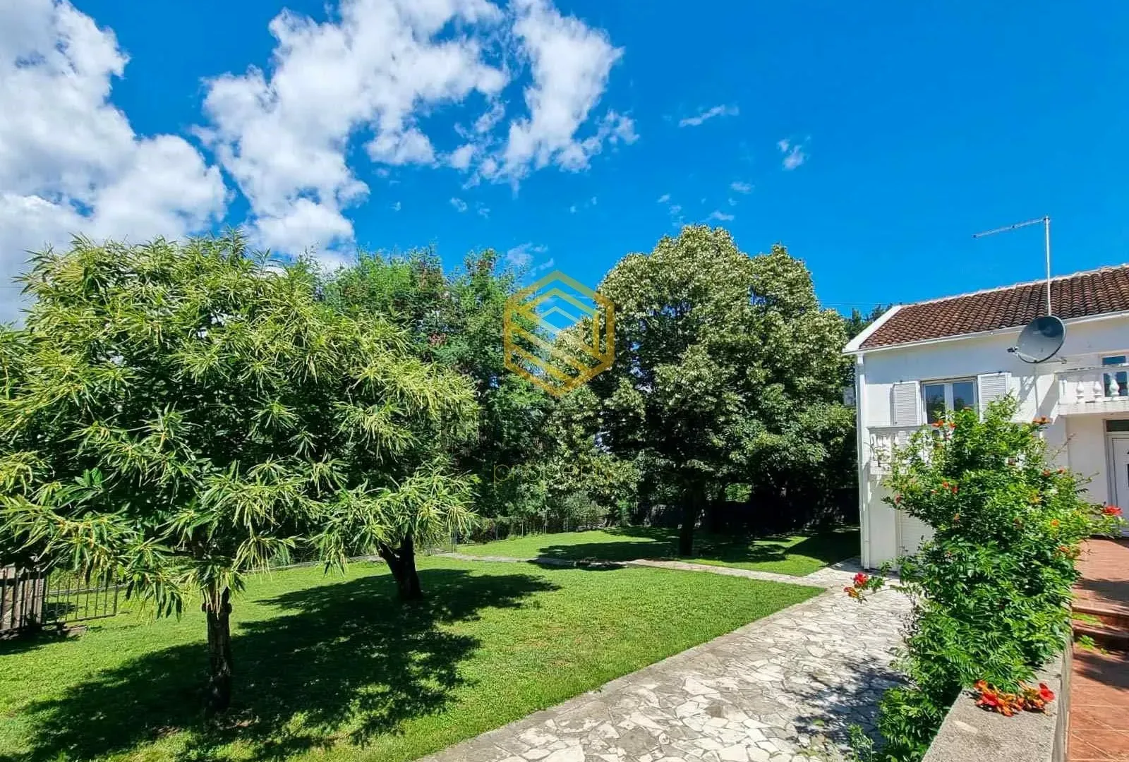 Rent, house, 270m², Mareza, Podgorica